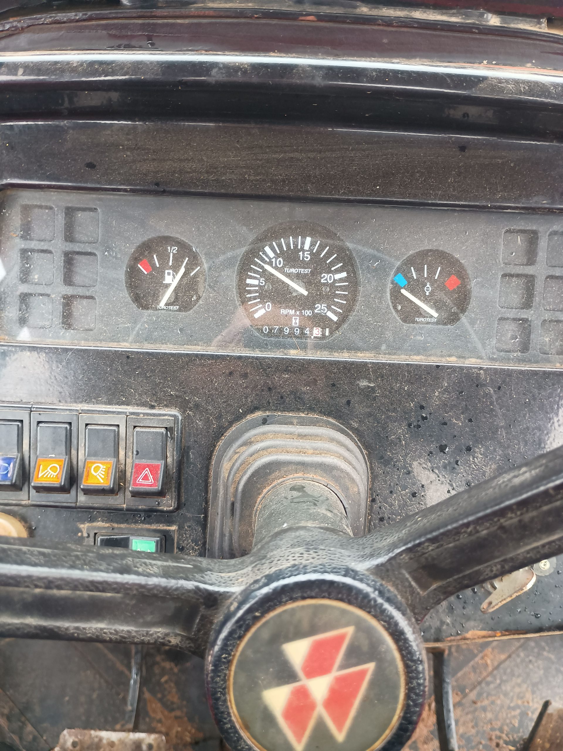 1000983632~2